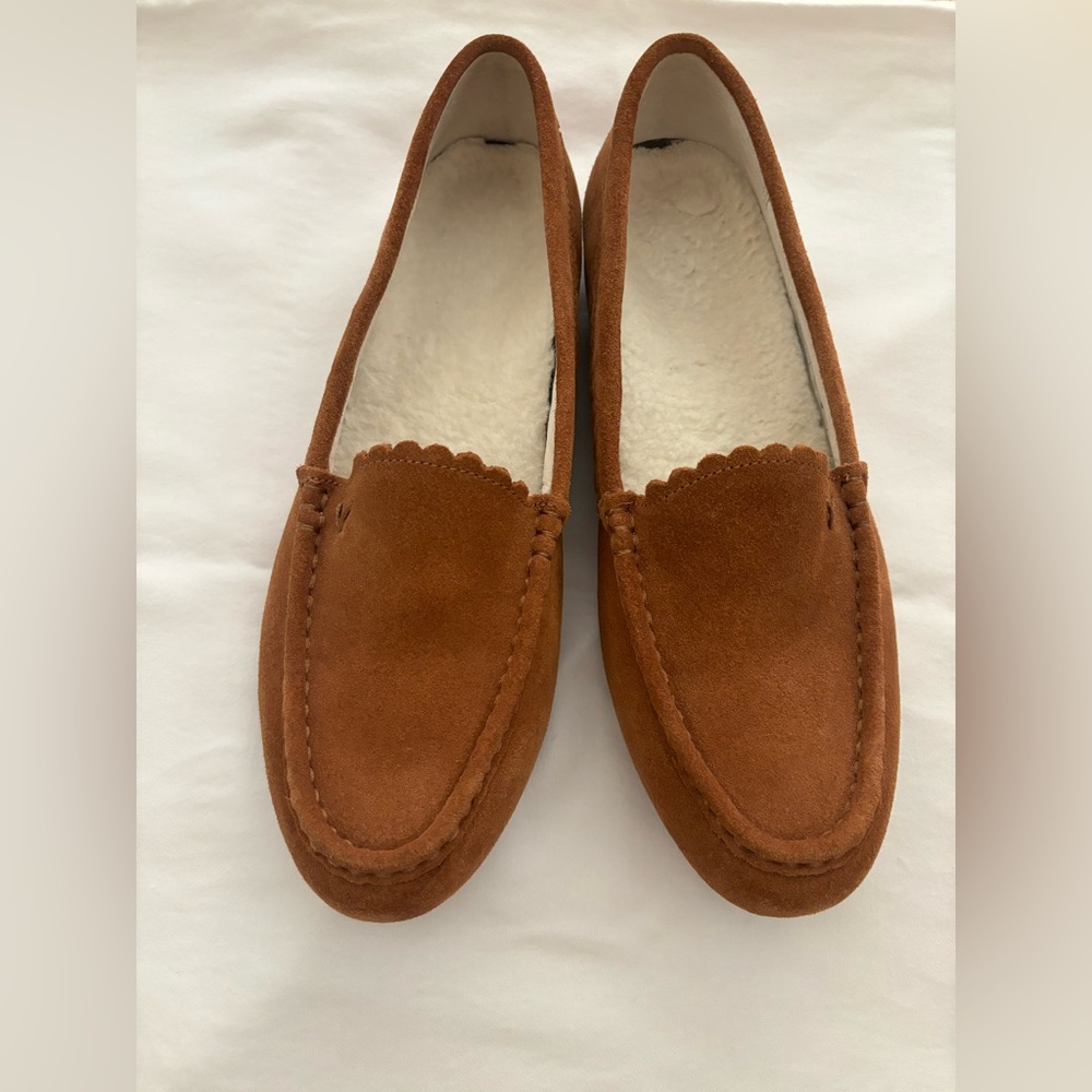Suede Vionic flats, women’s size 8